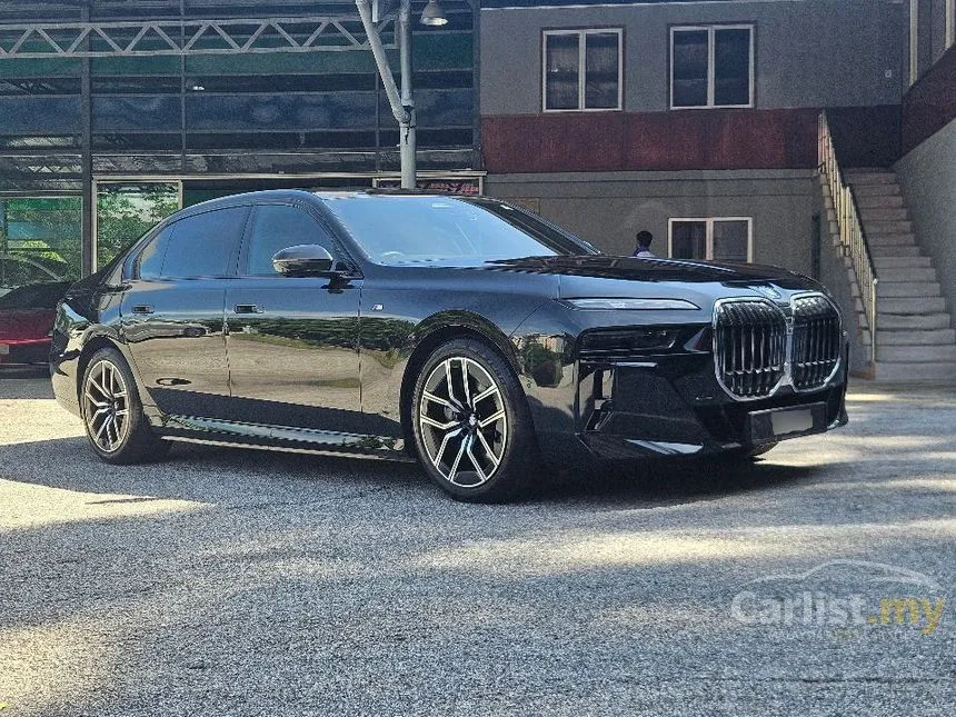 2023 BMW 750e xDrive M Sport Pure Excellence Sedan