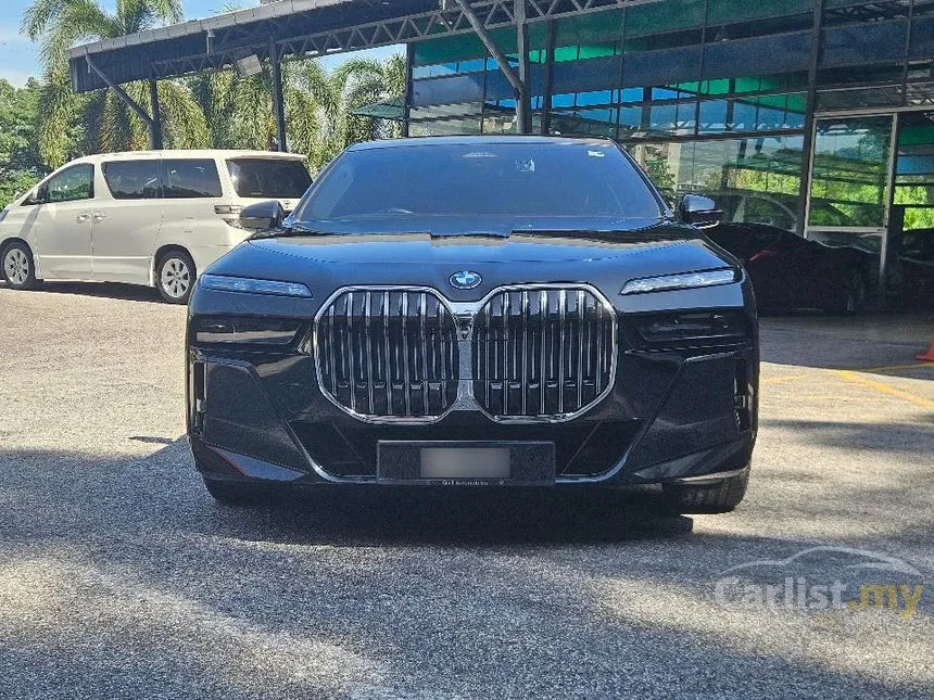 2023 BMW 750e xDrive M Sport Pure Excellence Sedan