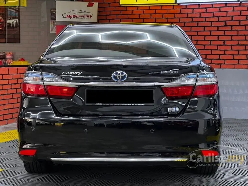2015 Toyota Camry Hybrid Sedan