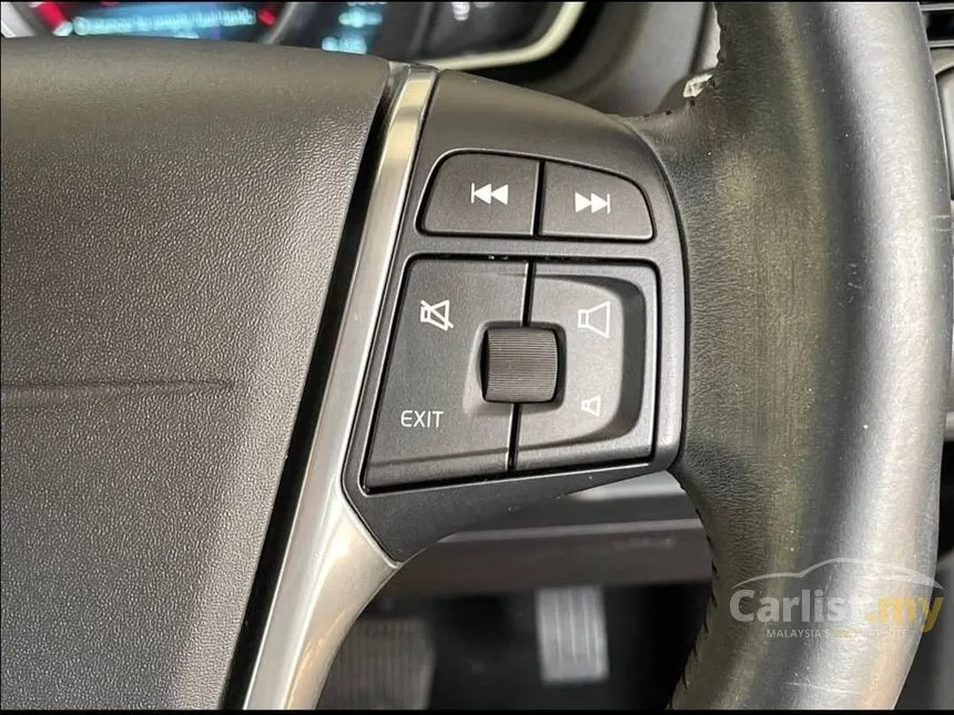 2015 Volvo V40 Cross Country T5 Hatchback