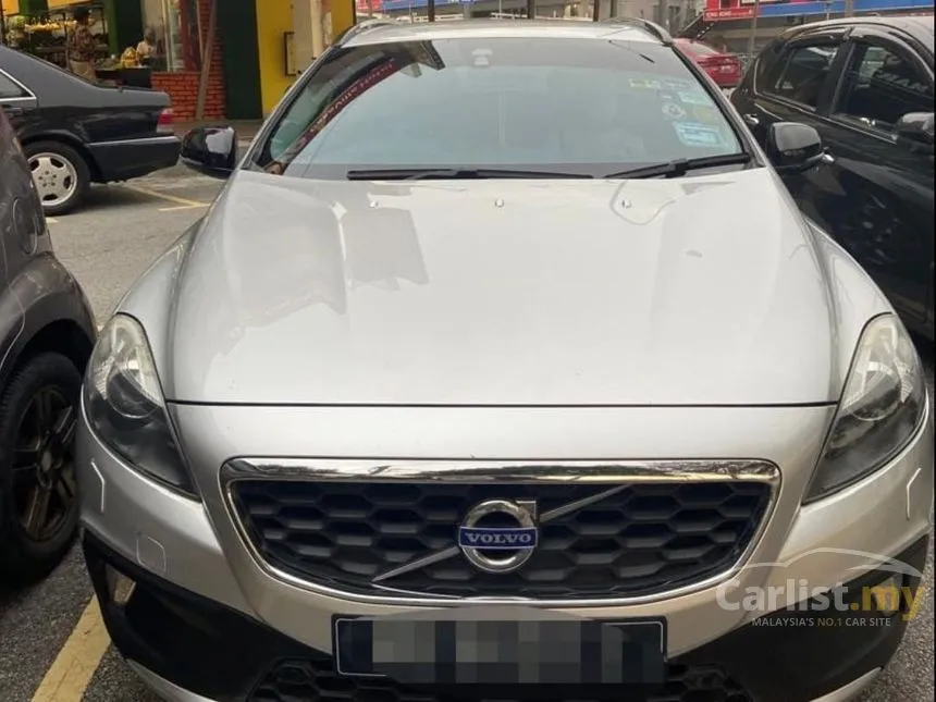 2015 Volvo V40 Cross Country T5 Hatchback