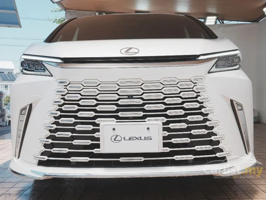 2024 Lexus LM 500h Version L 6 Seater MPV