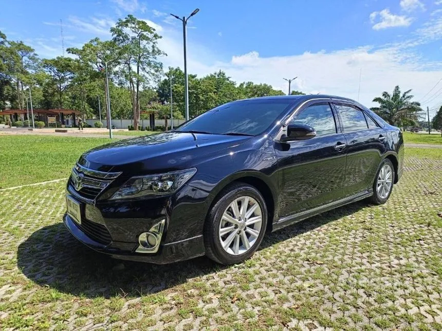 2013 Toyota Camry Hybrid Sedan