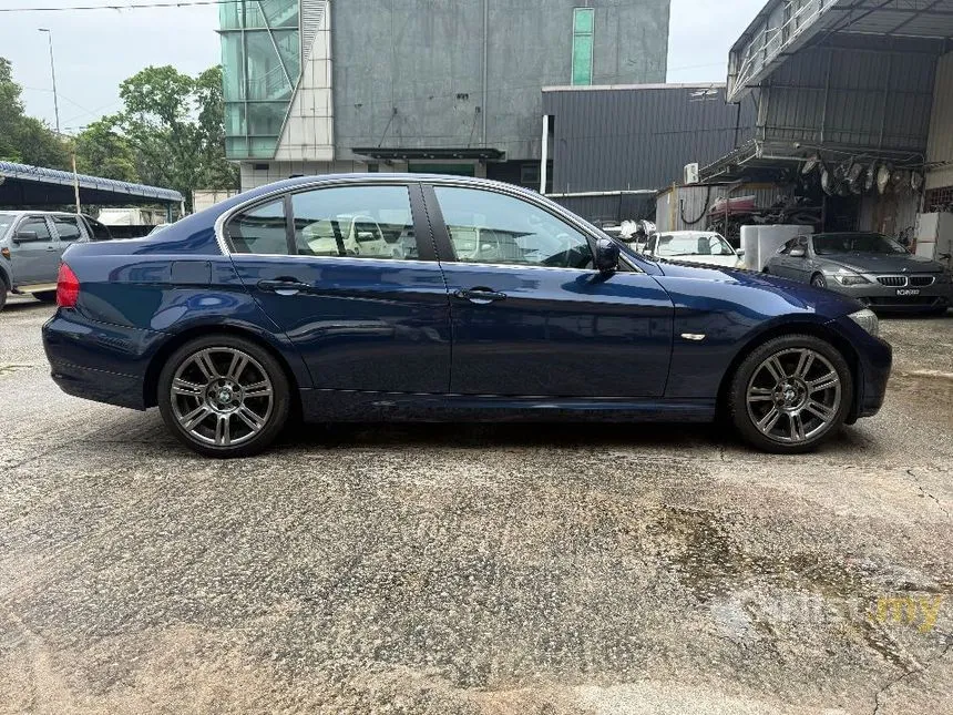 2011 BMW 320i Sedan