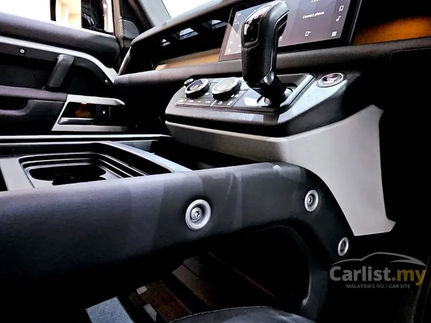 2021 Land Rover Defender 110 D300 SUV