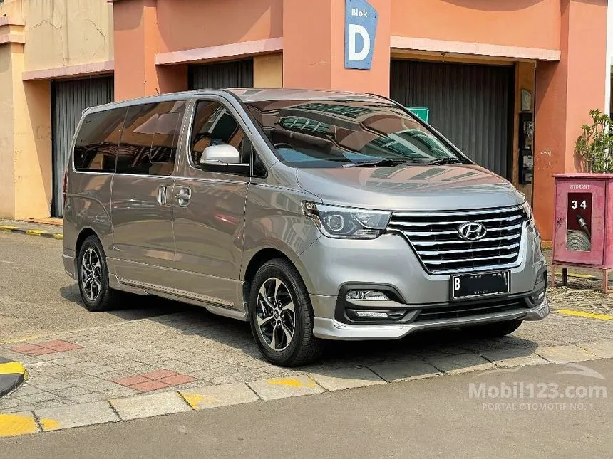 Jual Mobil Hyundai H-1 2020 Royale 2.5 di Jawa Barat Automatic MPV Abu ...