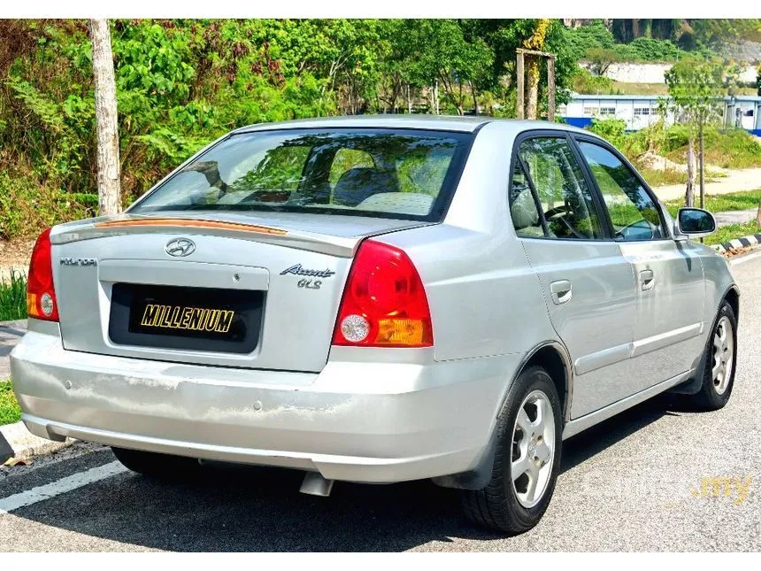 2005 Hyundai Accent L Sedan