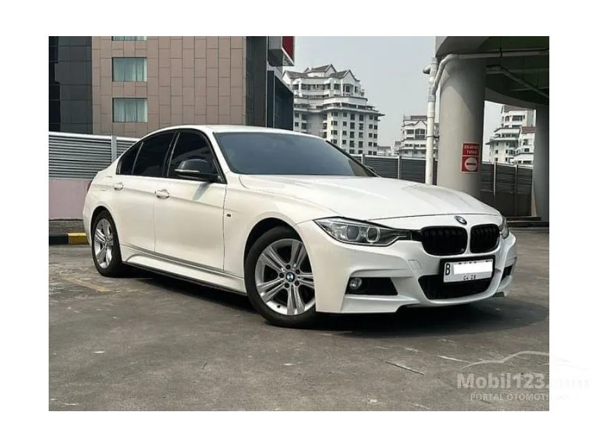 Jual Mobil BMW 320i 2014 Sport 2.0 di DKI Jakarta Automatic Sedan Putih Rp 295.000.000