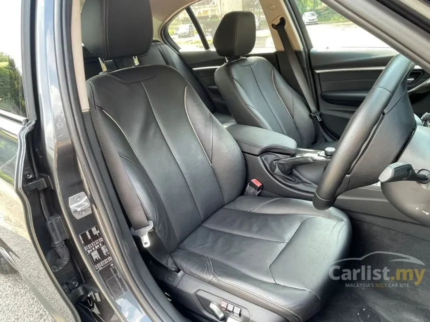 2018 BMW 318i Luxury Sedan