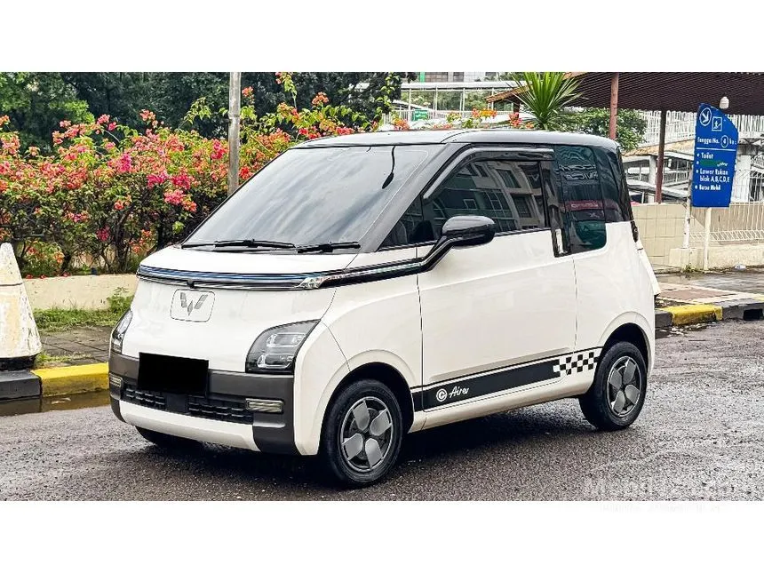 2023 Wuling Air EV Long Range + Charging Pile Hatchback