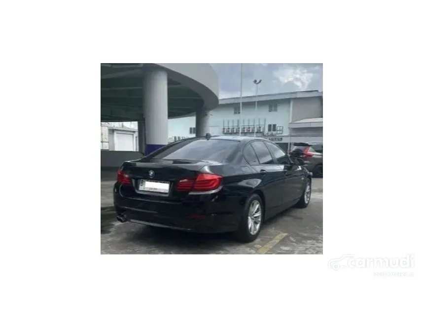 2013 BMW 520i Luxury Sedan