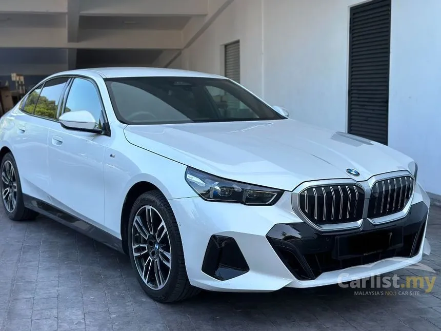 2025 BMW 520i M Sport Sedan