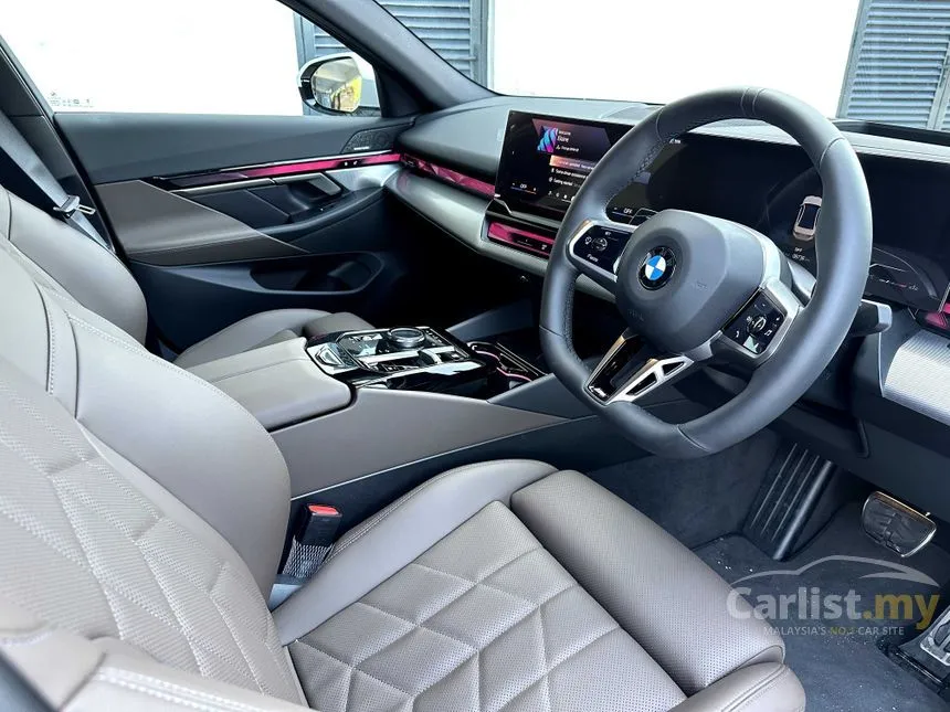 2025 BMW 520i M Sport Sedan
