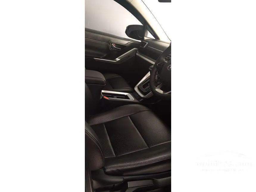 2023 Toyota Kijang Innova Zenix V HV Modellista (Premium Color) MPV