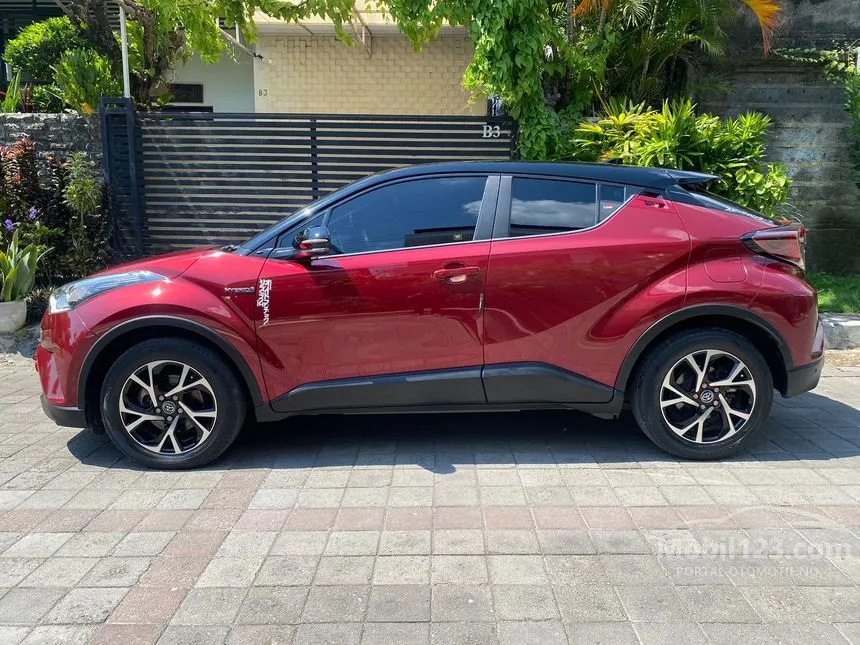 2019 Toyota C-HR Hybrid (2 Tone) SUV