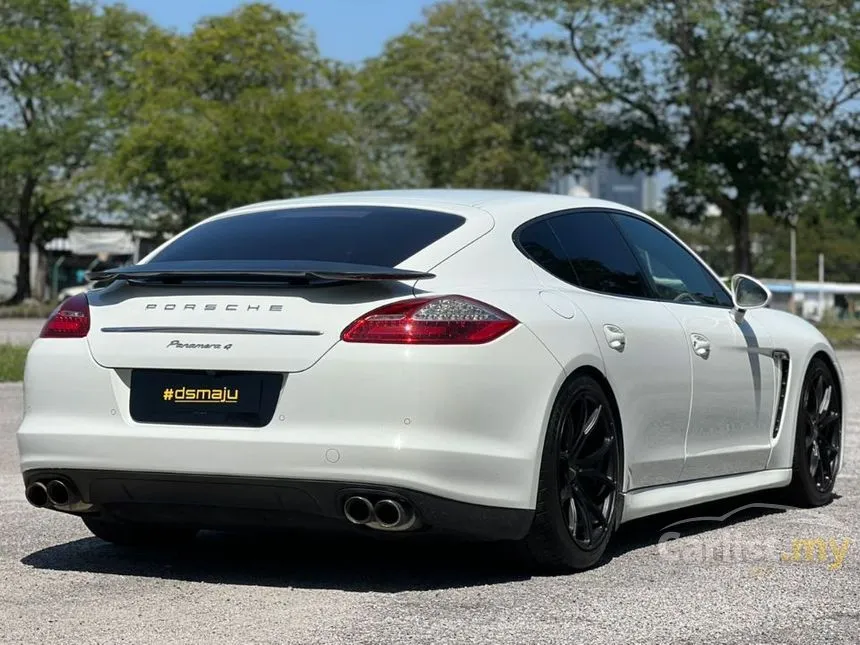 2013 Porsche Panamera 4 Hatchback