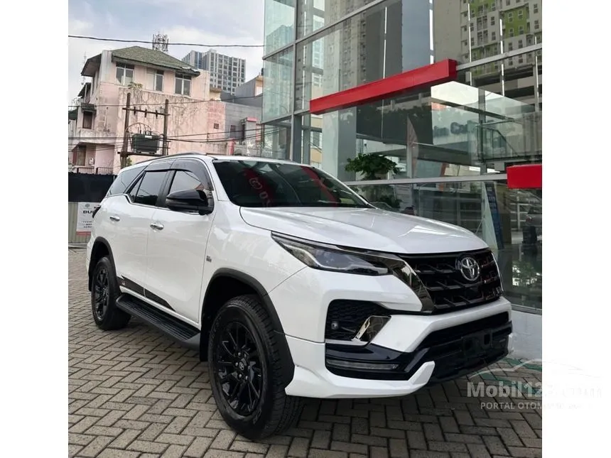 Jual Mobil Toyota Fortuner 2024 GR Sport 2.8 di Banten Automatic SUV Putih Rp 605.000.000