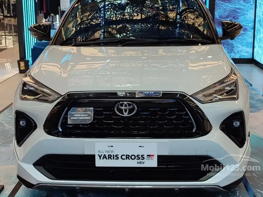 Jual Mobil Toyota Yaris Cross 2023 S HEV GR Parts Aero Package 1.5 di Jawa Timur Automatic Wagon Putih Rp 370.000.000
