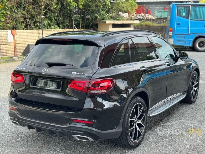 2021 Mercedes-Benz GLC300 4MATIC AMG Line SUV