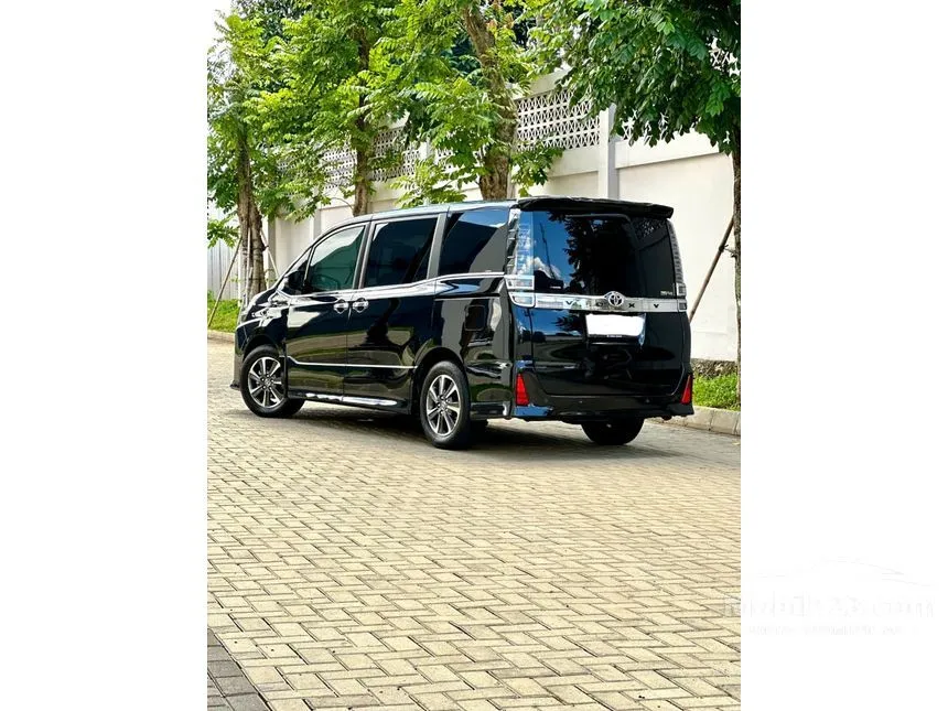 2019 Toyota Voxy MPV