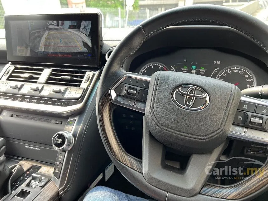 2021 Toyota Land Cruiser ZX SUV