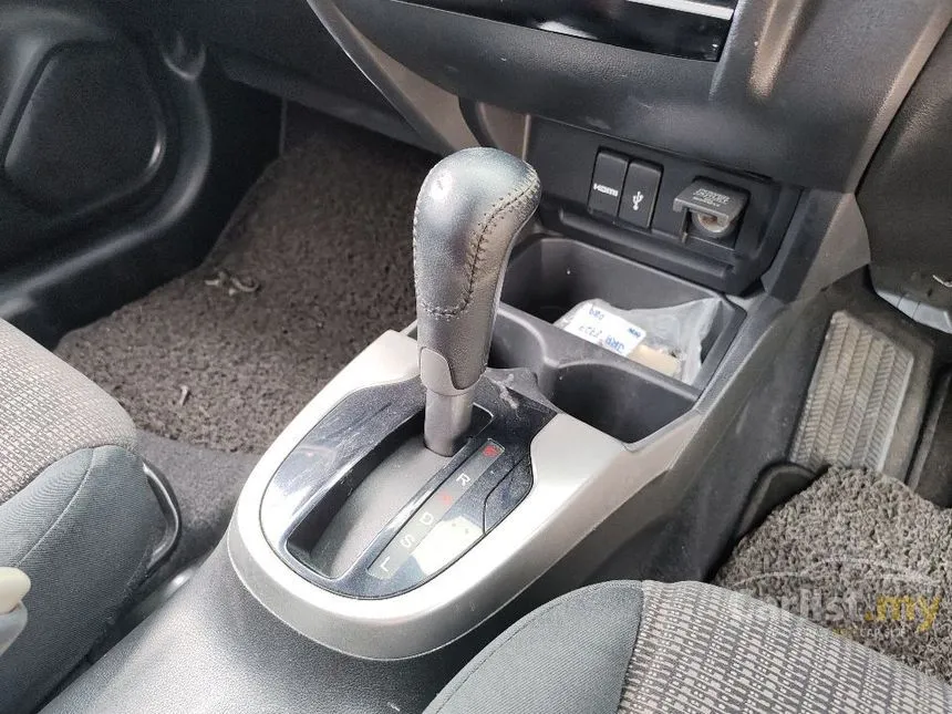 2015 Honda Jazz V Hatchback
