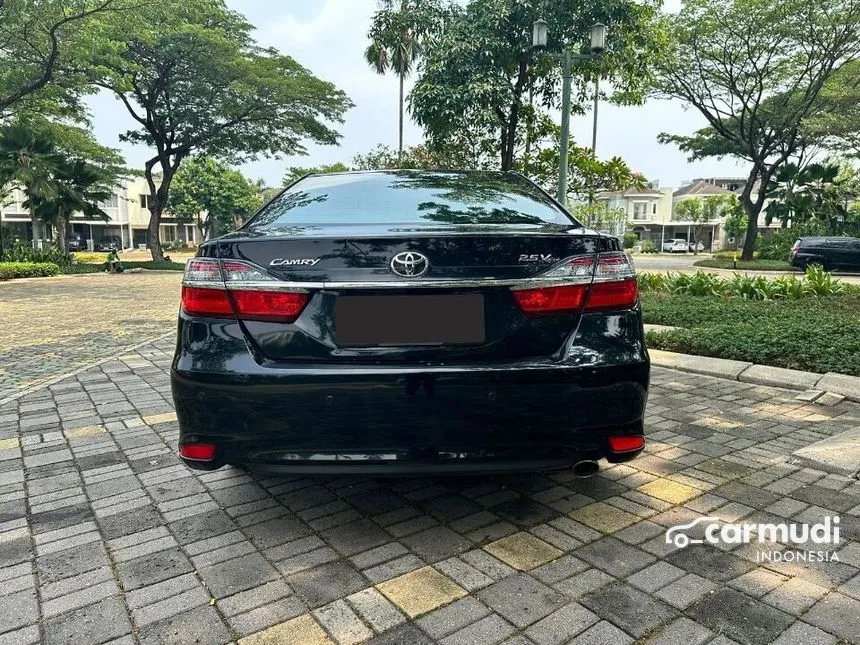 2017 Toyota Camry V Sedan