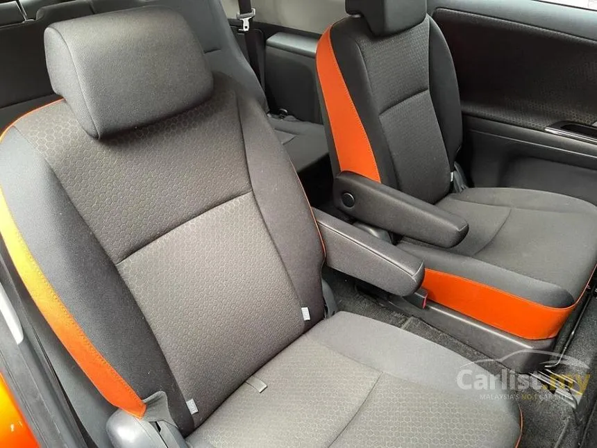 Recon 16 Toyota Wish 2 0 Z Facelift 17k Miles Orange Black Interior Rear Tv Widebodykit Carlist My