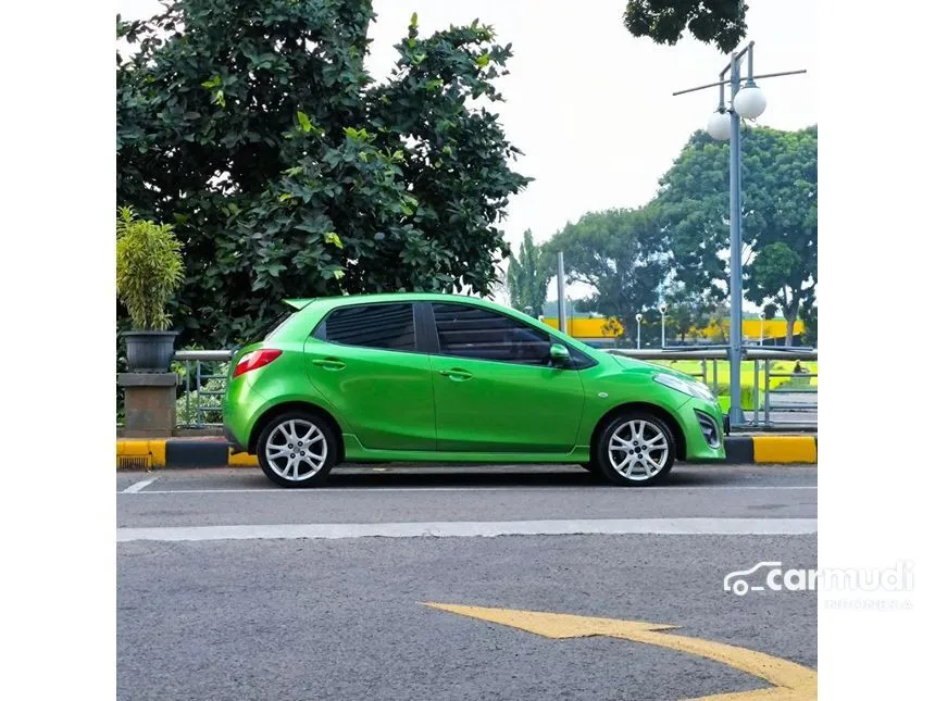 2012 Mazda 2 R Hatchback