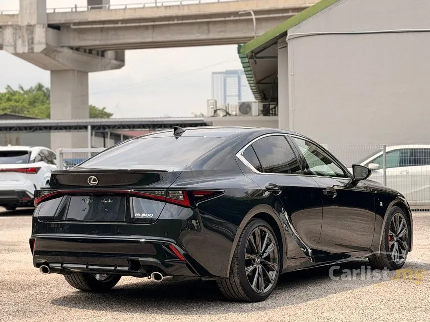 2022 Lexus IS 300 F Sport Sedan