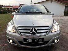 (TRUE YR MADE 2010) Mercedes-Benz B180 1 LADY OWNER WITH LOW MILEAGE