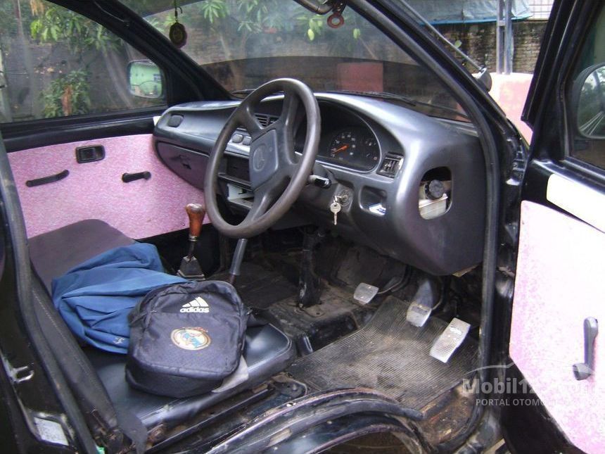 1996 Daihatsu Zebra MPV Minivans