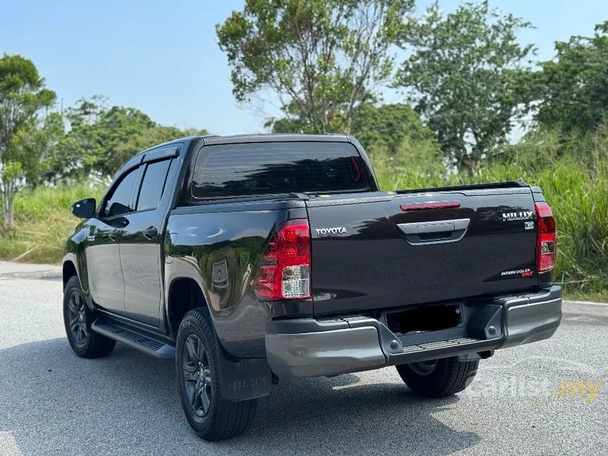 2022 Toyota Hilux E Dual Cab Pickup