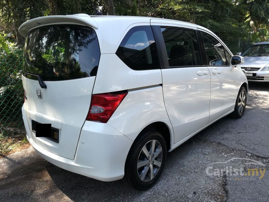 Honda freed 2010 год