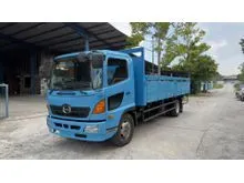 Recond 21.5 Kaki Hino FC7 ( Small Cabin , No Sleeping Bed ) Low Roof For Sell