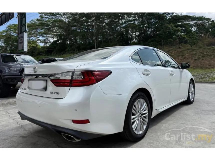 2015 Lexus ES 250 Luxury Sedan