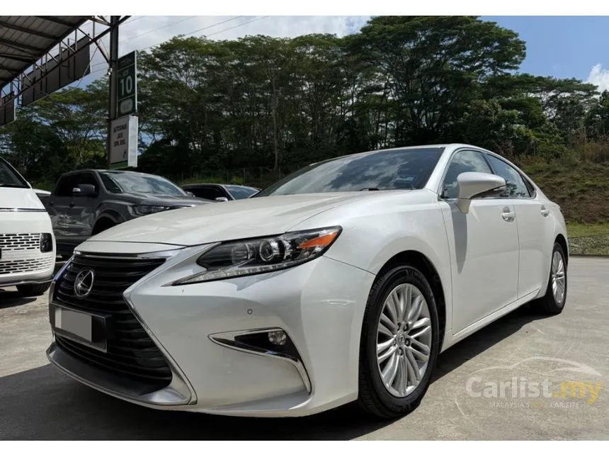 2015 Lexus ES 250 Luxury Sedan