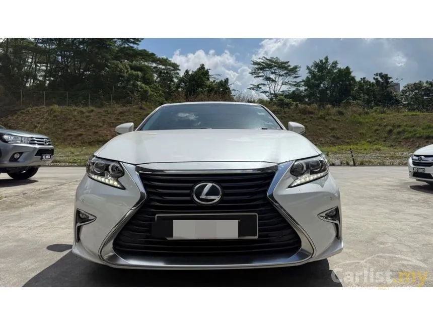 2015 Lexus ES 250 Luxury Sedan