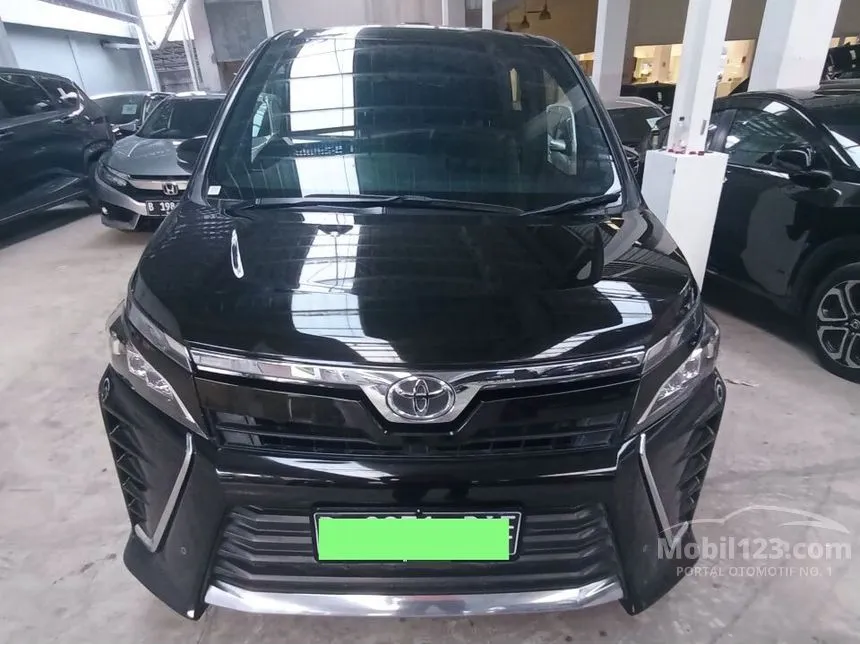 Jual Mobil Toyota Voxy 2019 2.0 di Banten Automatic Wagon Hitam Rp 352.000.000