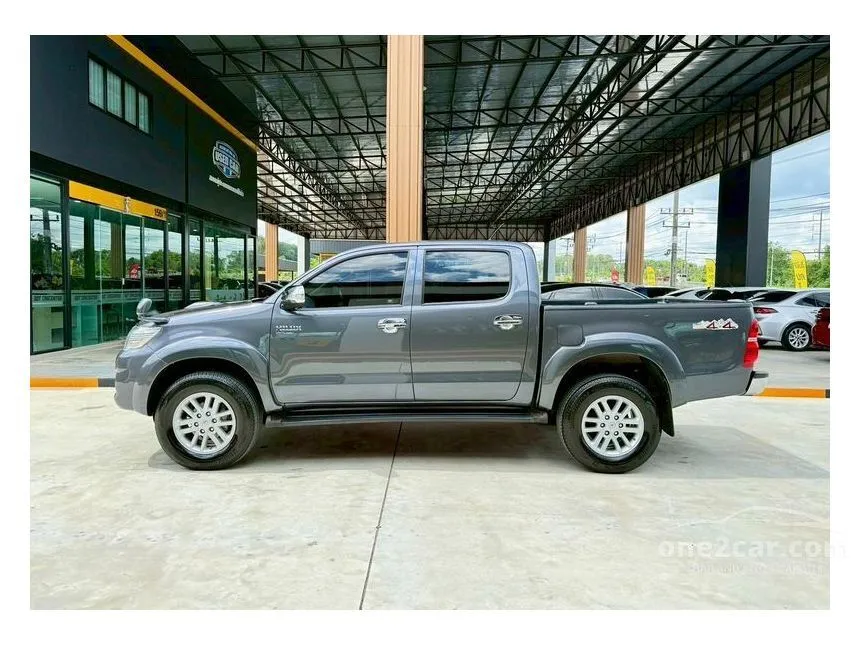 2011 Toyota HILUX VIGO Champ E Double Cab Pickup