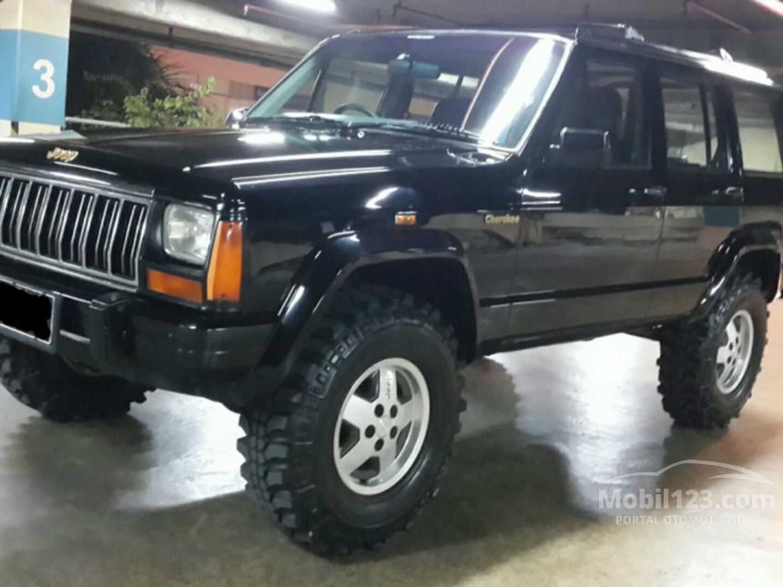  Jual Mobil Jeep Cherokee  1996 4 0 di DKI Jakarta Automatic 