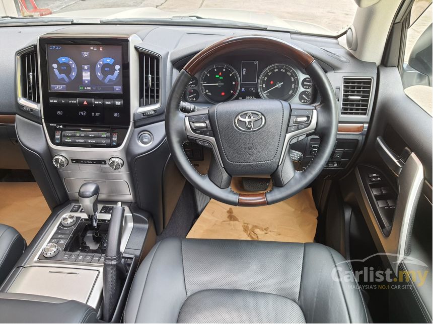 Recon 2016 Toyota Land Cruiser 4.6 ZX LC200 - Carlist.my
