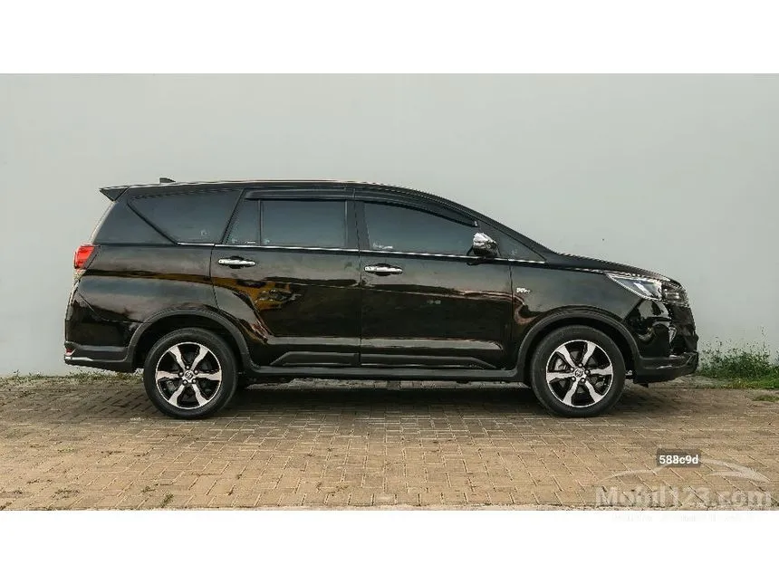 2021 Toyota Kijang Innova Venturer MPV