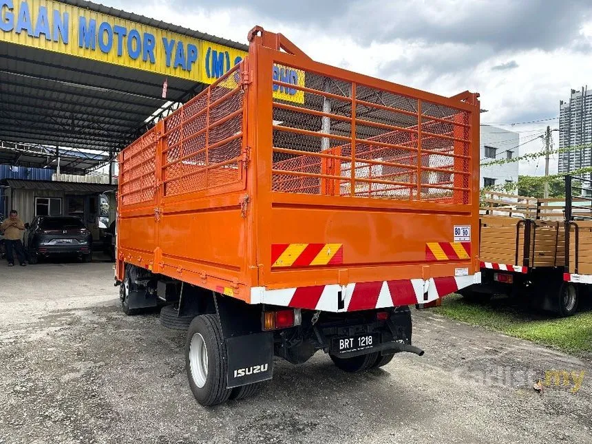 2023 Isuzu NPR Lorry