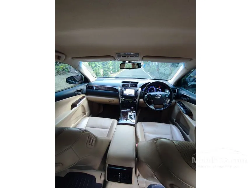 2014 Toyota Camry Hybrid Sedan