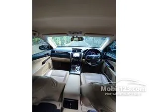 2014 Toyota Camry 2.5 Hybrid Sedan