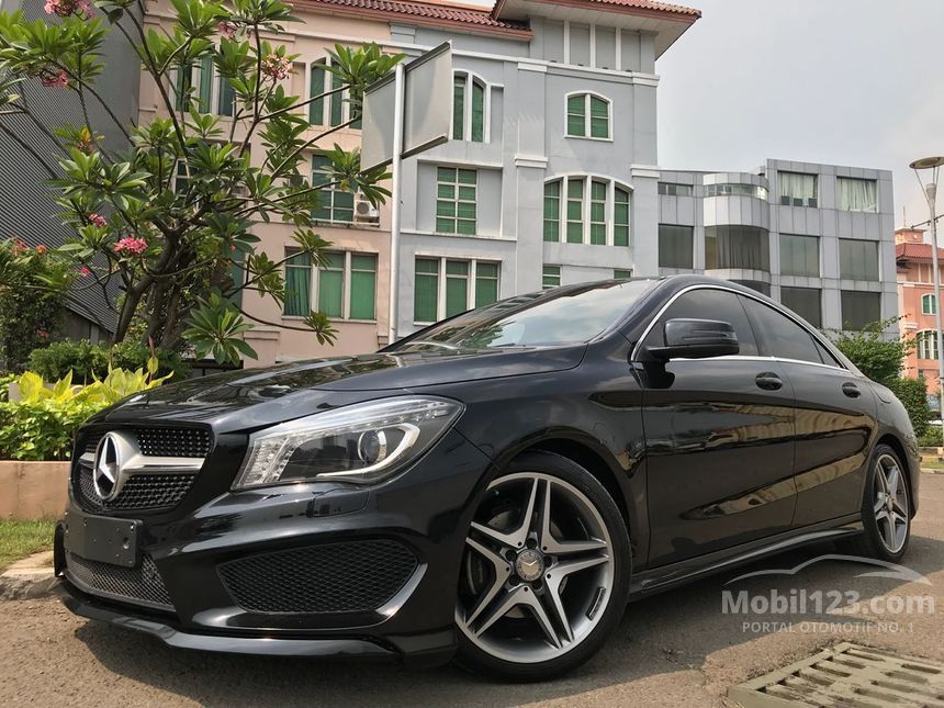 Jual Mobil  Mercedes Benz CLA200 2019 Sport  1 6 di DKI 