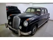 1958 Mercedes-Benz 220S Sedan