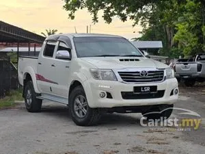 2015 Toyota Hilux 2.5 G VNT Dual Cab (Metallic) Pickup