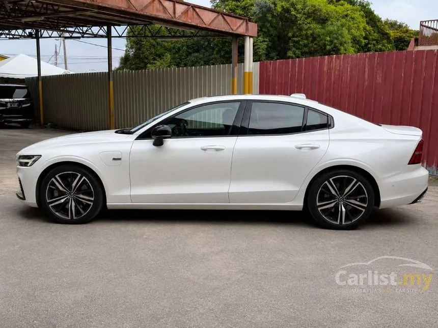 2020 Volvo S60 Recharge T8 R-Design Sedan